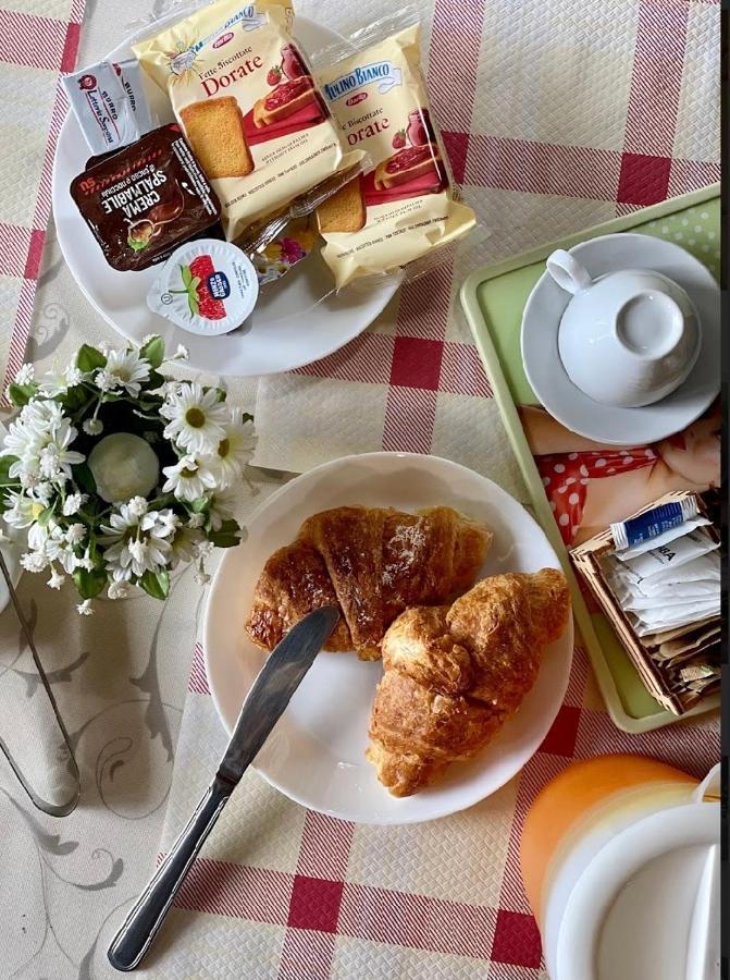 Cameracaffe Sul Lago Arezzo Buitenkant foto
